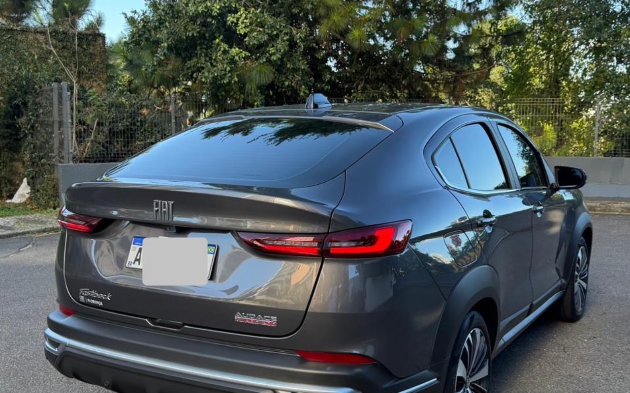 Fiat Fastback 2023 Cinza — foto 1 de 3
