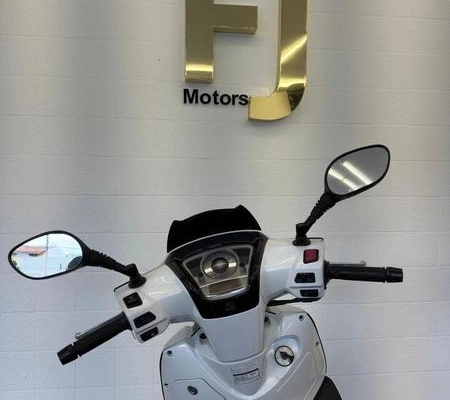 imagem-https://www.socarrao.com.br/sc-vehicle-images-prod/982483/1790010636672-7937510_9_B_7f7740c285.jpeg