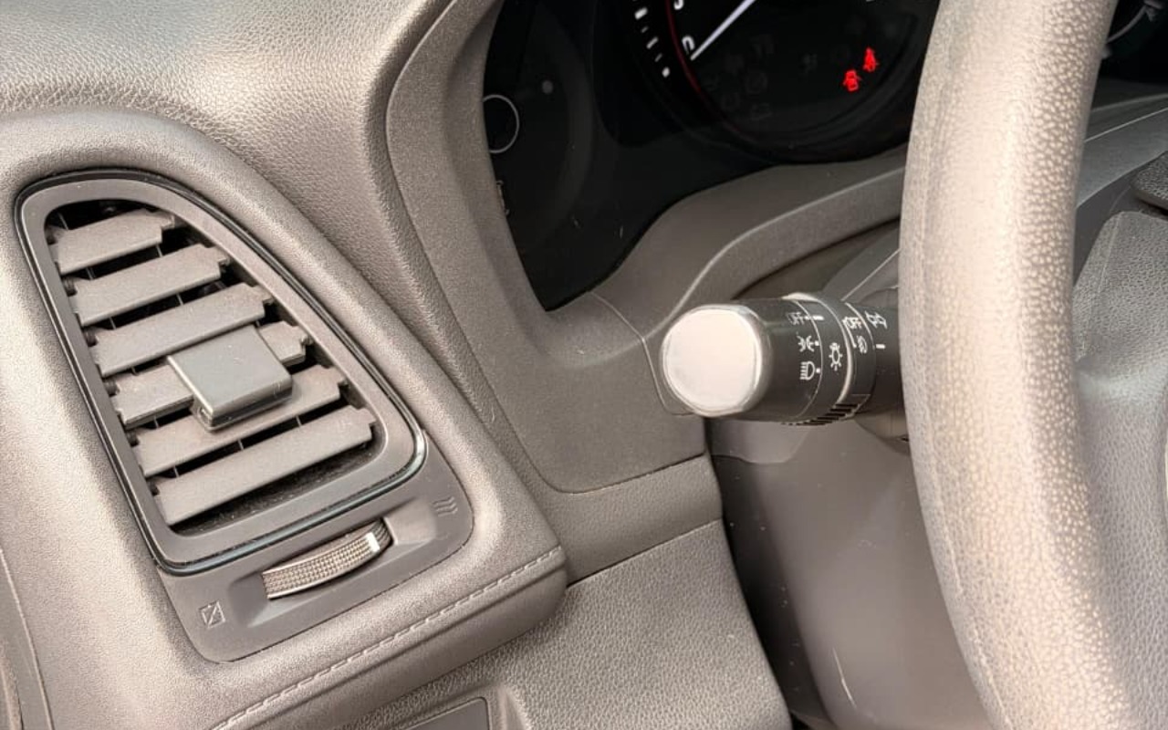 imagem-https://www.socarrao.com.br/sc-vehicle-images-prod/982584/1775241683483-V2hhdHNBcHAgSW1hZ2UgMjAyNi0wMy0zMSBhdCAxNC41MS4zNSAoMSkuanBlZw.jpeg