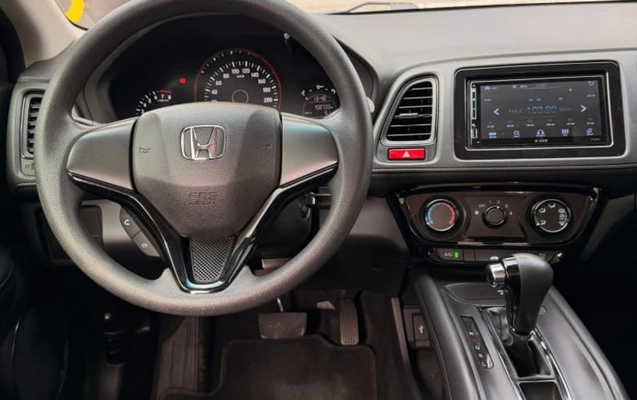 imagem-https://www.socarrao.com.br/sc-vehicle-images-prod/982584/1775241683531-V2hhdHNBcHAgSW1hZ2UgMjAyNi0wMy0zMSBhdCAxNC41MS4zNSAoMikuanBlZw.jpeg