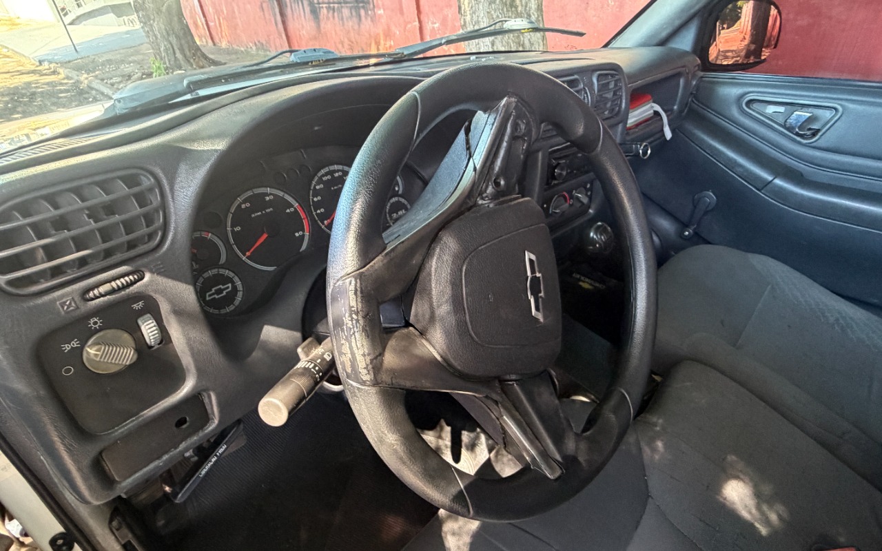 imagem-https://www.socarrao.com.br/sc-vehicle-images-prod/983703/1775399529356-SU1HXzk1OTYuSlBH.JPG