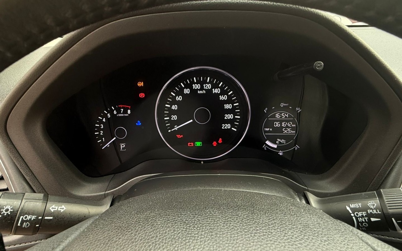 imagem-https://www.socarrao.com.br/sc-vehicle-images-prod/983824/1775437747710-YWUwOWY0MWEtZjIwZS00Mjk4LWE5YmQtMjI1MzViODE2MTVjLmpwZWc.jpeg