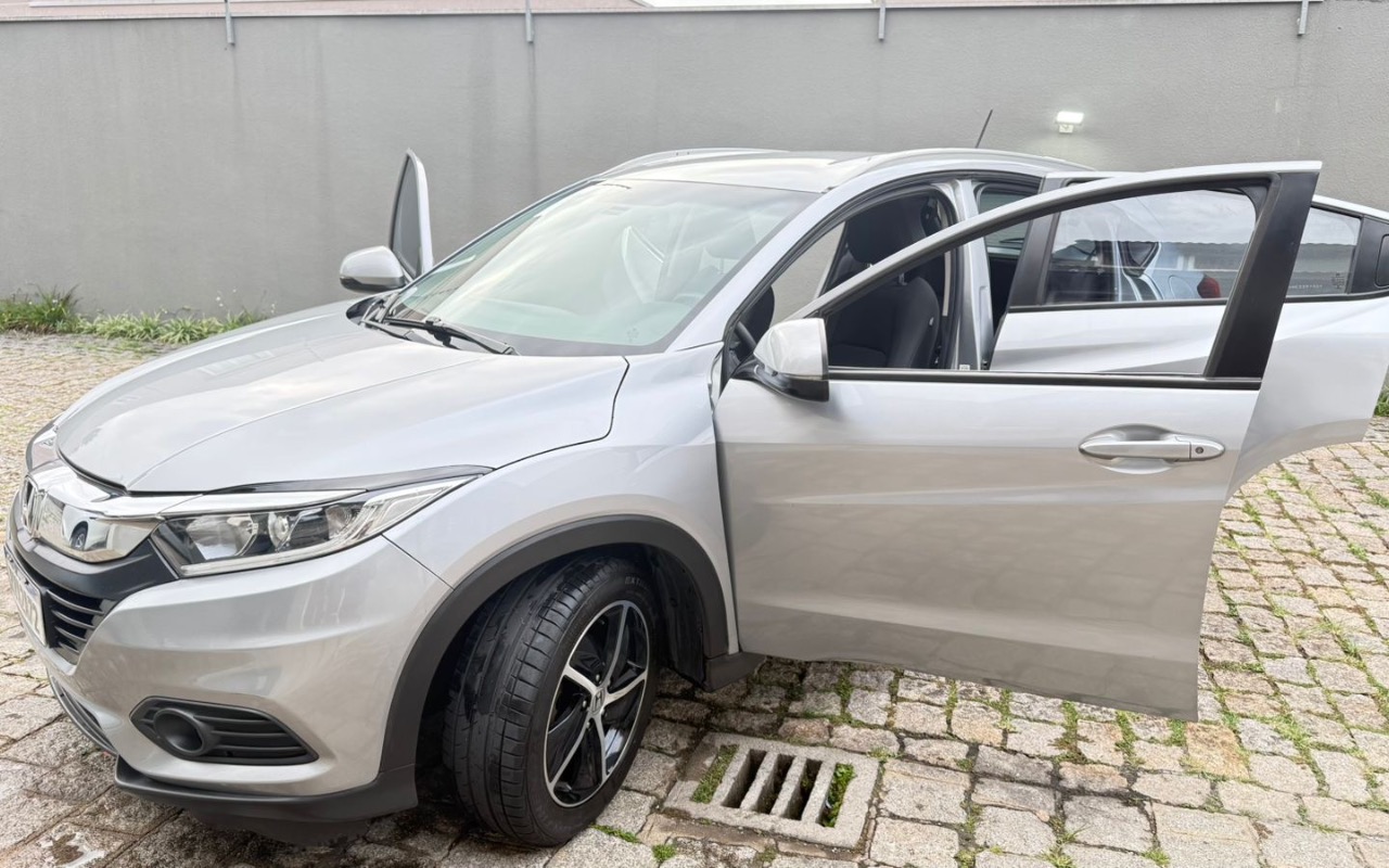 imagem-https://www.socarrao.com.br/sc-vehicle-images-prod/983824/1775437748182-NDcyODEwMGYtMTFjMS00YmViLTkxZTYtY2FmNmQ0OTg0MjdlLmpwZWc.jpeg