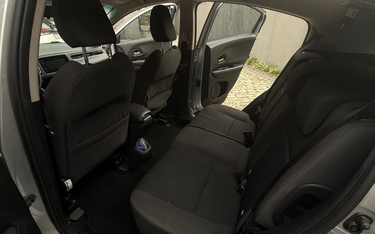 imagem-https://www.socarrao.com.br/sc-vehicle-images-prod/983824/1775437748499-NGE0ZWQ4Y2MtNDdmZS00YmU2LThjNjctOWQwMjJlODE0NTkwLmpwZWc.jpeg