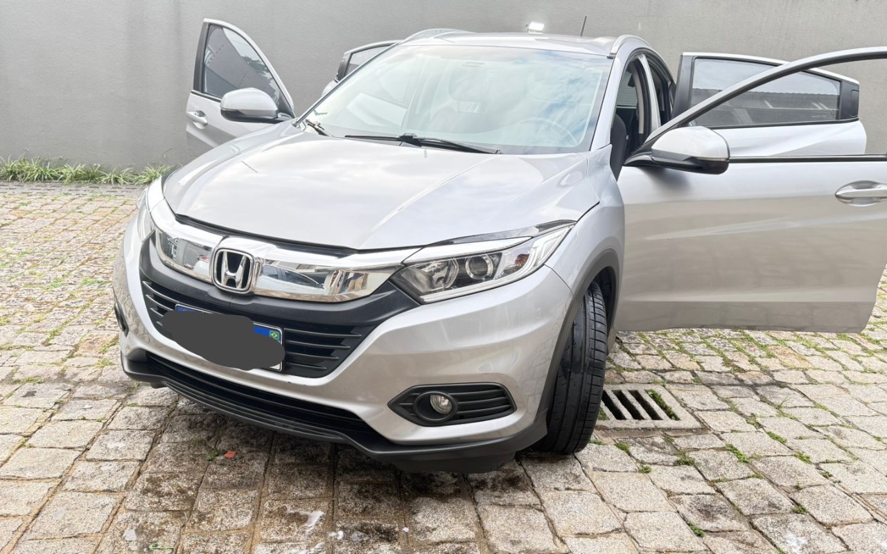 imagem-https://www.socarrao.com.br/sc-vehicle-images-prod/983824/1775437749267-N2NmMDM0MDktZGQxOC00MmUwLWExZTAtY2Q5YWIzYmEyN2UwXzcwMDBFNTAwLUY3RDQtNDk5RS1CNTIyLUExM0Q0Q0U2QUNFNy5qcGVn.jpeg