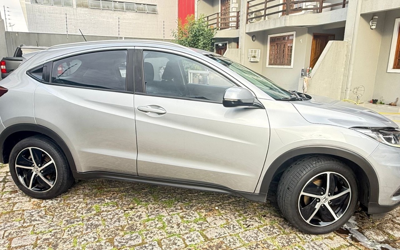 imagem-https://www.socarrao.com.br/sc-vehicle-images-prod/983824/1775437749559-MDc4YzIzYjItYzgwNi00OTZiLWI2ZjQtODAxNjc1MmIzODY4LmpwZWc.jpeg