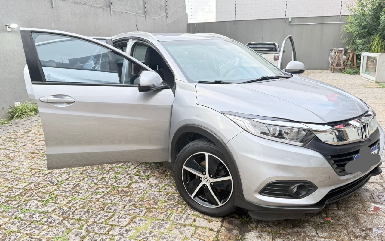 imagem-https://www.socarrao.com.br/sc-vehicle-images-prod/983824/1775437750355-MTg4YzEyZTUtNjlkNy00MjVjLWI3MDItODhhZjBiNmQ2ZTdlX0ZENTY3QjE5LUIyOTktNDc3Ri05NDNDLUQ5OTNGNkFDNThDNS5qcGVn.jpeg