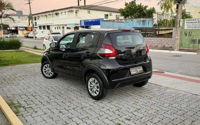 imagem-https://www.socarrao.com.br/sc-vehicle-images-prod/984658/1776174086843-042142c2-9a47-4c40-9337-ffc9f70b7ea0.jpg
