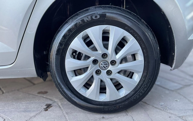 imagem-https://www.socarrao.com.br/sc-vehicle-images-prod/984867/1775481222087-9f1bad92-ed67-4759-ba2c-07b9f1338be1.jpg