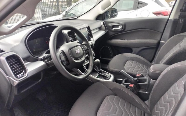 imagem-https://www.socarrao.com.br/sc-vehicle-images-prod/984922/1789050607594-7923611_6_B_8340d8ac74.jpeg