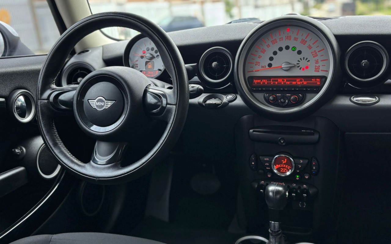 imagem-https://www.socarrao.com.br/sc-vehicle-images-prod/984937/1775483942064-V2hhdHNBcHAgSW1hZ2UgMjAyNi0wNC0wNiBhdCAwOS4xMS4zNyAoNSkuanBlZw.jpeg