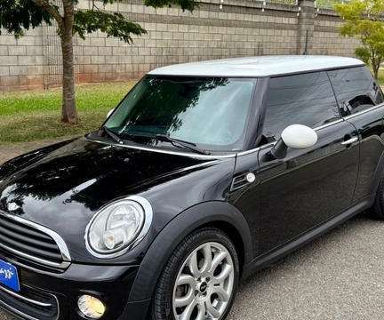 MINI COOPER 1.6 Aut. 2012 Preto — foto 1 de 3