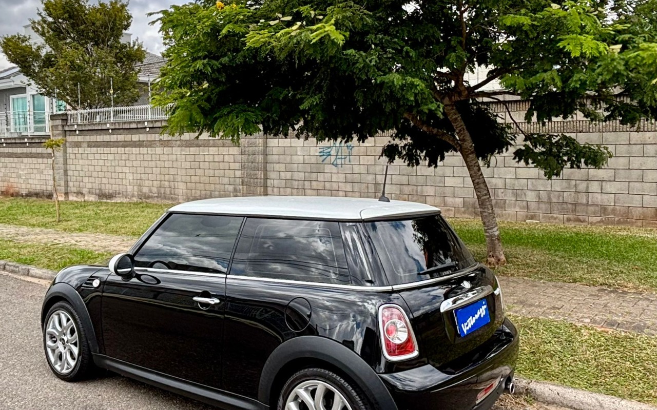 imagem-https://www.socarrao.com.br/sc-vehicle-images-prod/984937/1775483943132-V2hhdHNBcHAgSW1hZ2UgMjAyNi0wNC0wNiBhdCAwOS4xMS4zNiAoMikuanBlZw.jpeg