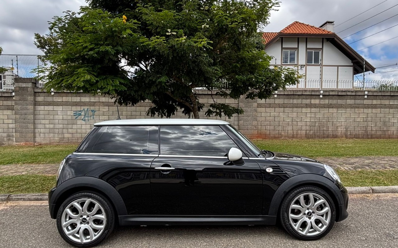 imagem-https://www.socarrao.com.br/sc-vehicle-images-prod/984937/1775483943368-V2hhdHNBcHAgSW1hZ2UgMjAyNi0wNC0wNiBhdCAwOS4xMS4zNyAoMSkuanBlZw.jpeg