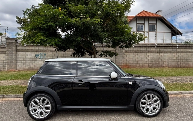 imagem-https://www.socarrao.com.br/sc-vehicle-images-prod/984937/1775483943368-V2hhdHNBcHAgSW1hZ2UgMjAyNi0wNC0wNiBhdCAwOS4xMS4zNyAoMSkuanBlZw.jpeg