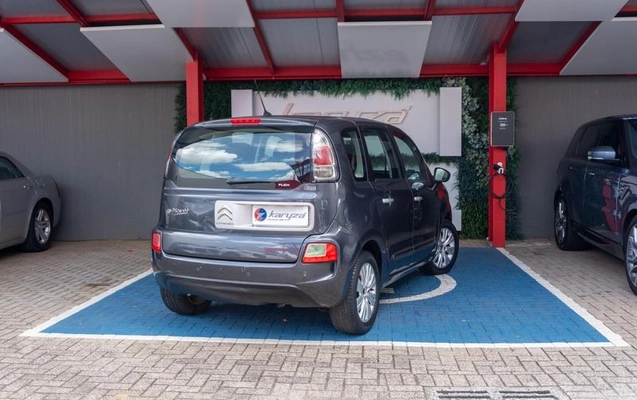 imagem-https://www.socarrao.com.br/sc-vehicle-images-prod/984940/1790367883342-7962292_8_B_130ca4a32f.jpeg