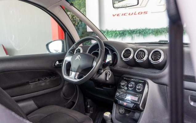 imagem-https://www.socarrao.com.br/sc-vehicle-images-prod/984940/1790367883343-7962292_7_B_a4b82c8a1c.jpeg