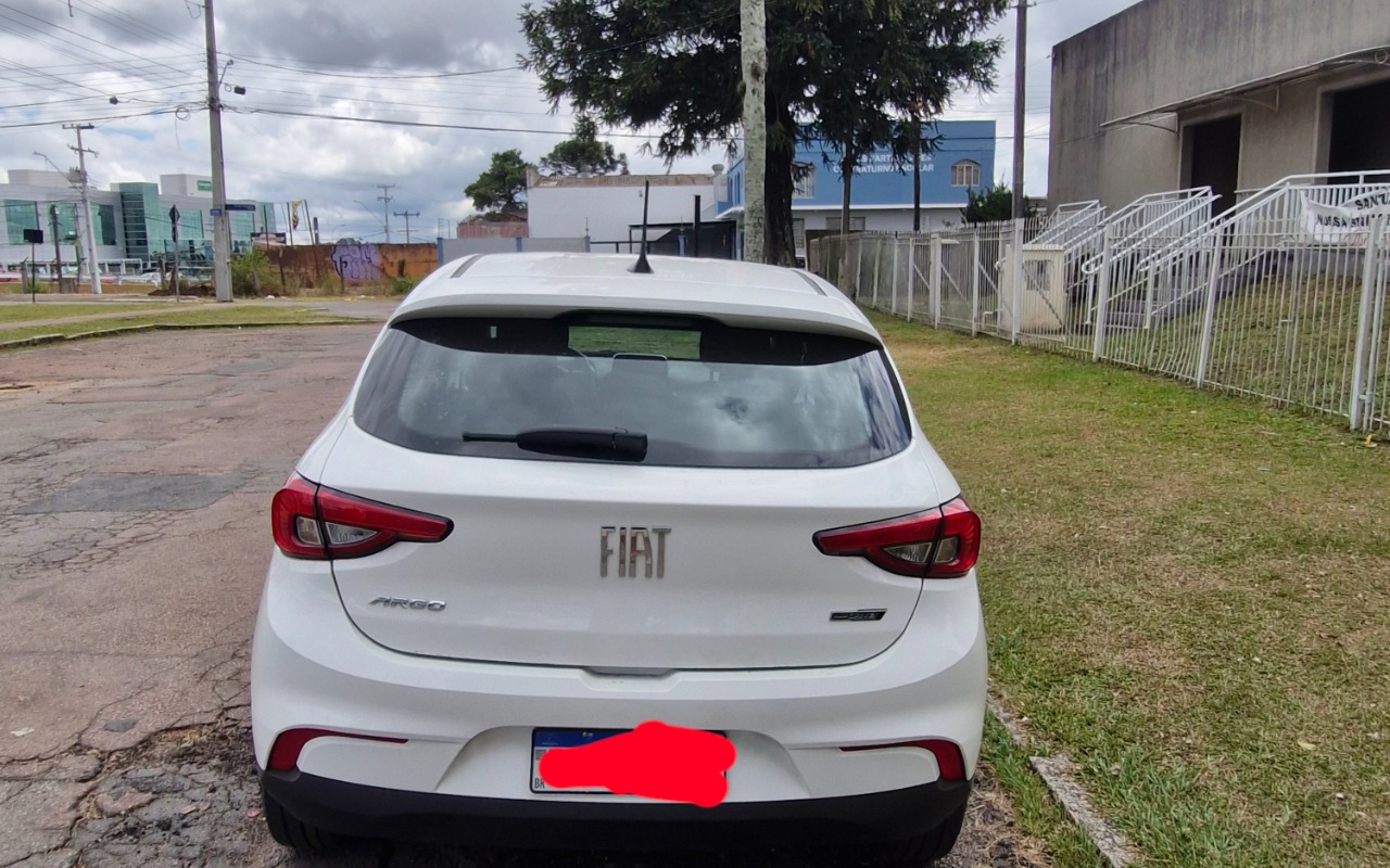 imagem-https://www.socarrao.com.br/sc-vehicle-images-prod/985146/1775488111053-MjAyNjA0MDZfMTEyMjU3LmpwZw.jpg