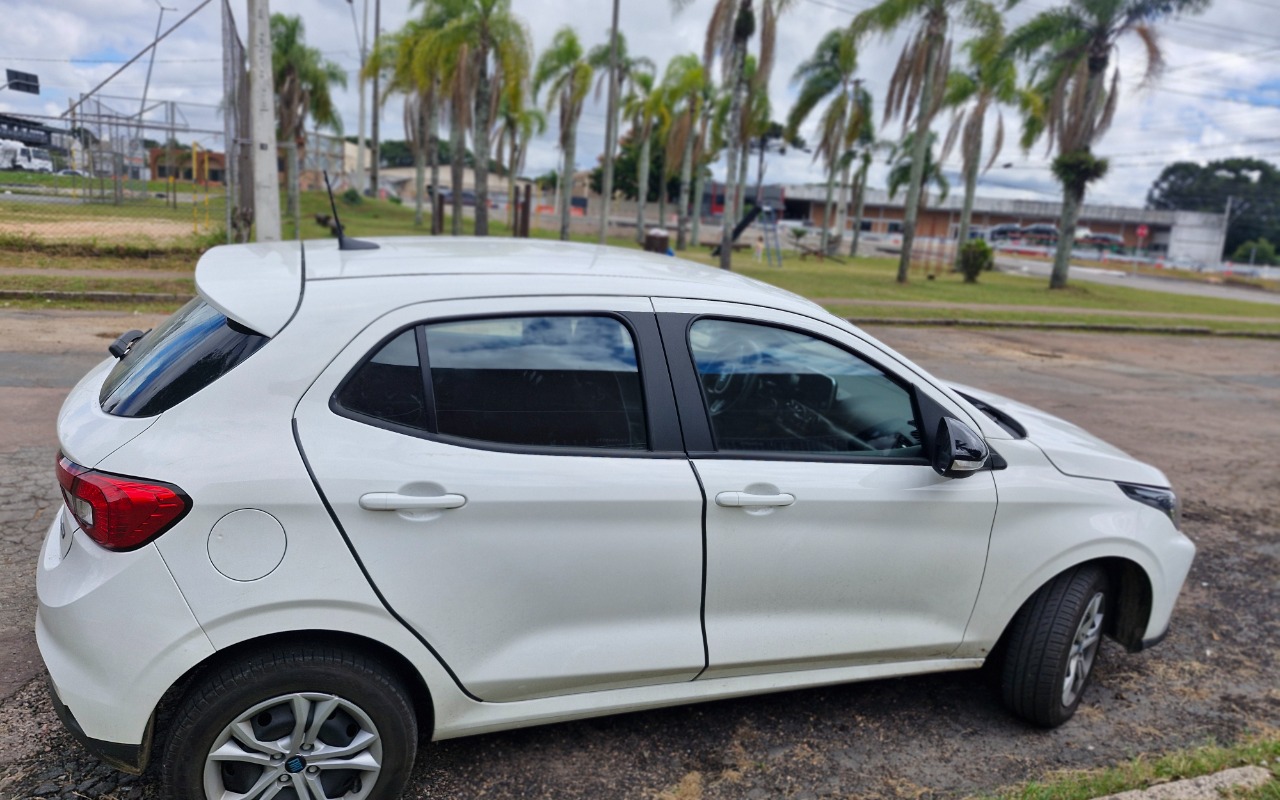 imagem-https://www.socarrao.com.br/sc-vehicle-images-prod/985146/1775488111348-MjAyNjA0MDZfMTEyMzExLmpwZw.jpg