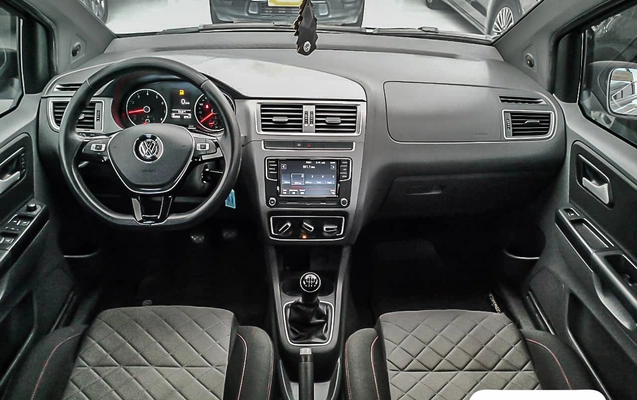 imagem-https://www.socarrao.com.br/sc-vehicle-images-prod/985149/1777324261645-e2d3e557-eb2d-4675-b056-18ffe03fdb61.jpg