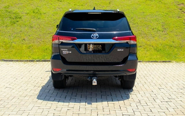 imagem-https://www.socarrao.com.br/sc-vehicle-images-prod/985413/1789396656803-11462bc1b1a746568d552f29f6f3aae8_1771441072996.jpeg