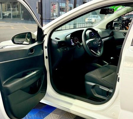 imagem-https://www.socarrao.com.br/sc-vehicle-images-prod/985530/1788876068910-7940175_10_B_4163adfbe2.jpeg