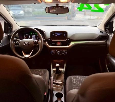 imagem-https://www.socarrao.com.br/sc-vehicle-images-prod/985530/1788876068915-7940175_13_B_1c1e2ae4ef.jpeg