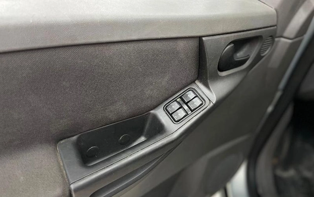 imagem-https://www.socarrao.com.br/sc-vehicle-images-prod/985946/1788956281144-7918873_0_B_99669aa08e.jpeg