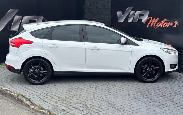 imagem-https://www.socarrao.com.br/sc-vehicle-images-prod/985961/1786135511190-7966344_0_B_4f8b6ca0ee.jpeg