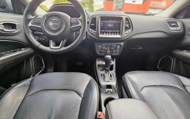 imagem-https://www.socarrao.com.br/sc-vehicle-images-prod/985996/1788191424278-7922731_1_B_102a3fd76b.jpeg