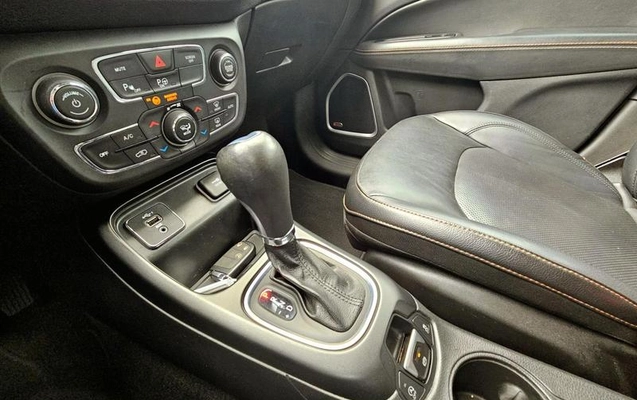 imagem-https://www.socarrao.com.br/sc-vehicle-images-prod/985996/1788191424285-7922731_10_B_5db5465b1e.jpeg
