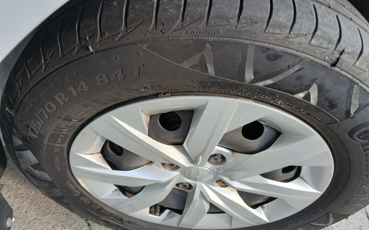 imagem-https://www.socarrao.com.br/sc-vehicle-images-prod/986035/1775505915728-MTc3NTUwNTcwMjc1NzMwNTA5MjQxMzk5OTYyMzE4OTguanBn.jpg