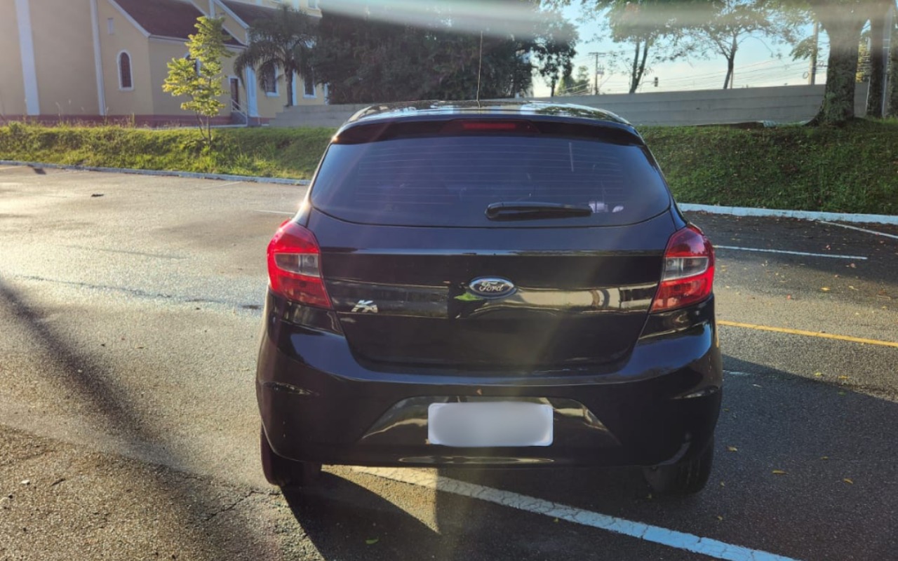 imagem-https://www.socarrao.com.br/sc-vehicle-images-prod/986972/1775565738800-Ny5wbmc.png