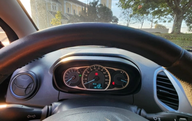 imagem-https://www.socarrao.com.br/sc-vehicle-images-prod/986972/1775565739706-MTAucG5n.png