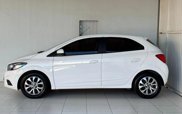 imagem-https://www.socarrao.com.br/sc-vehicle-images-prod/987098/1787575291240-7959487_1_B_09248a5882.jpeg