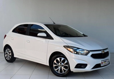 Chevrolet Onix 2018 Branco — foto 1 de 3