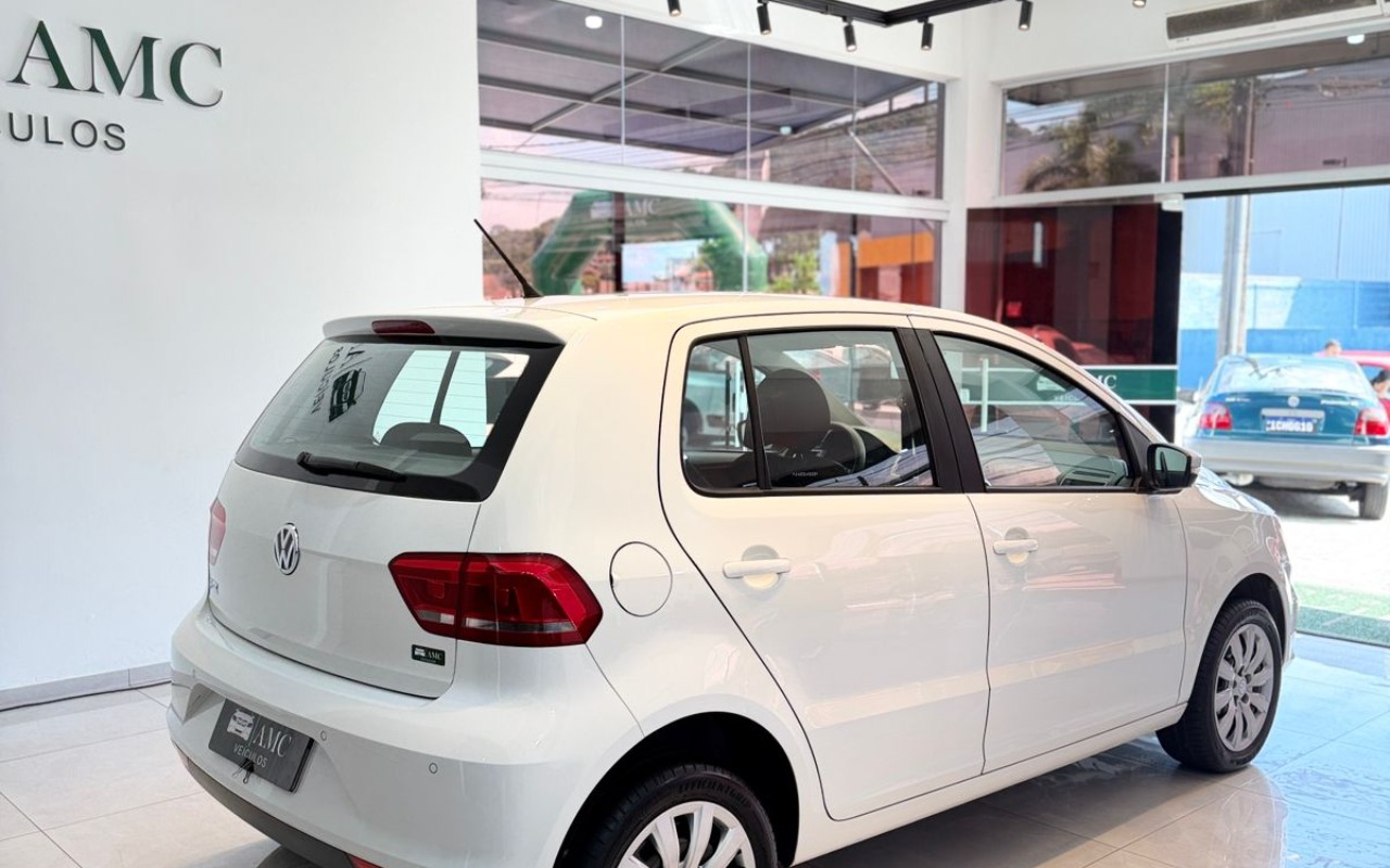 imagem-https://www.socarrao.com.br/sc-vehicle-images-prod/987373/1775583839345-V2hhdHNBcHAgSW1hZ2UgMjAyNi0wNC0wNyBhdCAxMS40OS4xNSAoMSkuanBlZw.jpeg