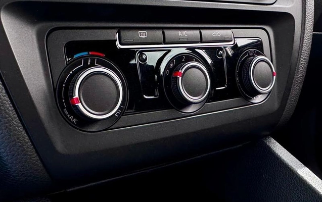 imagem-https://www.socarrao.com.br/sc-vehicle-images-prod/987617/1786027356171-7961210_7_B_afe18dc9a4.jpeg
