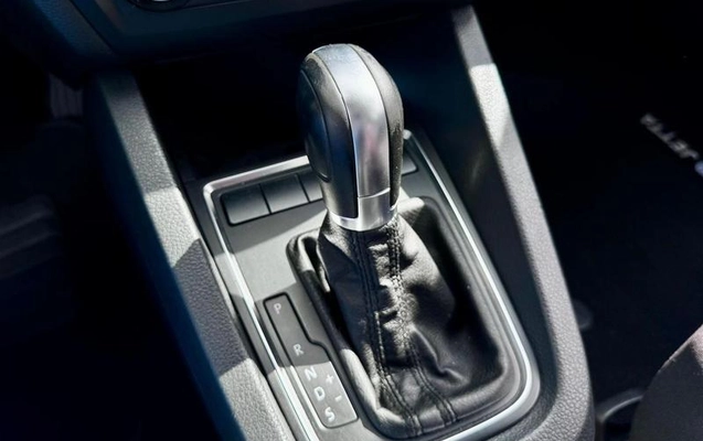 imagem-https://www.socarrao.com.br/sc-vehicle-images-prod/987617/1786027356172-7961210_7_B_537fb5ae94.jpeg