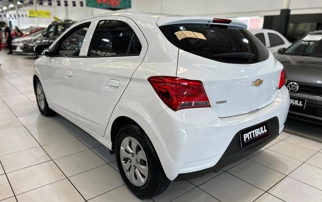 imagem-https://www.socarrao.com.br/sc-vehicle-images-prod/987661/1789232847976-7968638_3_B_85c1feeff6.jpeg