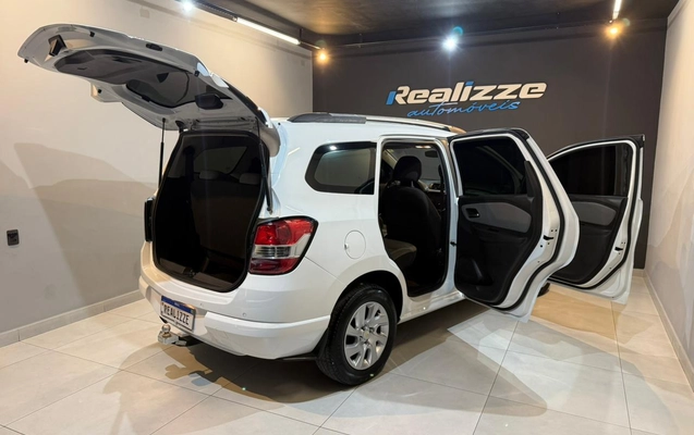 imagem-https://www.socarrao.com.br/sc-vehicle-images-prod/987911/1775583339220-003_8dbce86a387ca491261564220b464795.jpeg