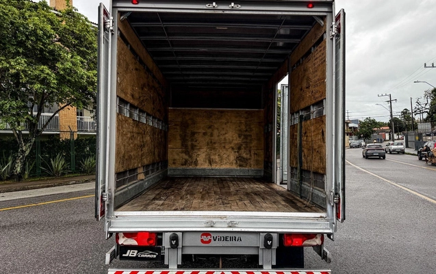 imagem-https://www.socarrao.com.br/sc-vehicle-images-prod/988023/1775585859112-9dd67c046f494ecb8dd5d8f9c8bafb1e_1775570791315.jpeg
