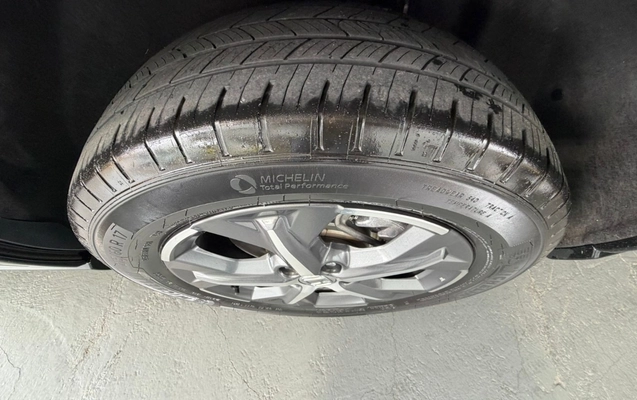 imagem-https://www.socarrao.com.br/sc-vehicle-images-prod/988096/1775587441247-MjEuanBlZw.jpeg