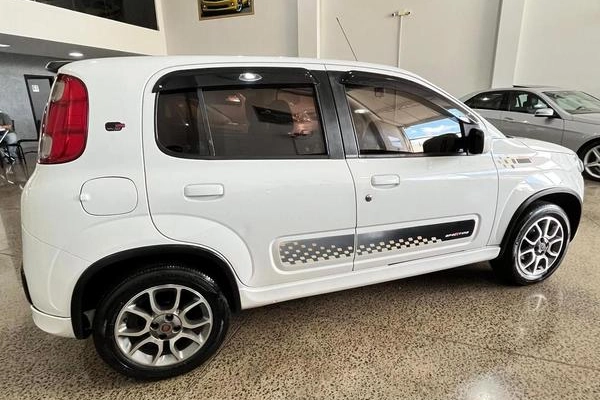 imagem-https://www.socarrao.com.br/sc-vehicle-images-prod/988120/1782996123313-7970196_7_B_f15d9c4e44.jpeg