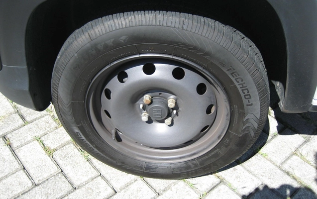 imagem-https://www.socarrao.com.br/sc-vehicle-images-prod/988430/1775761141022-SU1HXzE4MzYuSlBH.JPG