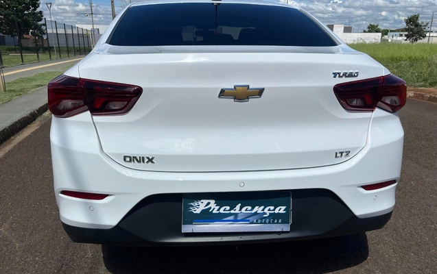 imagem-https://www.socarrao.com.br/sc-vehicle-images-prod/988501/1775593620042-MDIzYmMxZTQtYmY1NS00MGU5LThmOTUtMDlmMDJkZWUzYzNlLmpwZw.jpg
