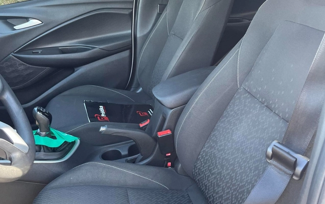 imagem-https://www.socarrao.com.br/sc-vehicle-images-prod/988501/1775593620224-MmRjNTkzMzAtMjQ2NC00MTQ5LWI0NWMtY2JlYTE3YTk0Nzg5LmpwZw.jpg