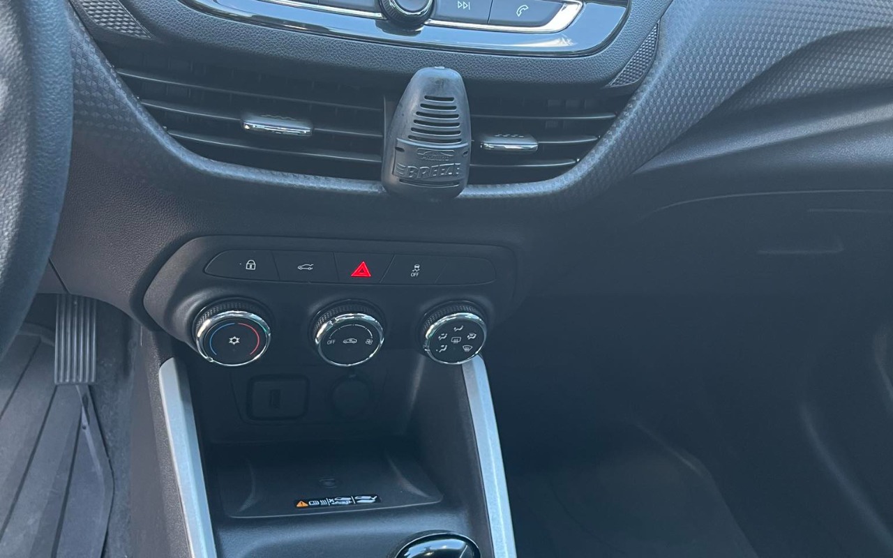 imagem-https://www.socarrao.com.br/sc-vehicle-images-prod/988501/1775593620980-YTdiOWVkYjYtMTUyNy00ODVmLTliNmYtODdjOTVkYjhhYWEzLmpwZw.jpg