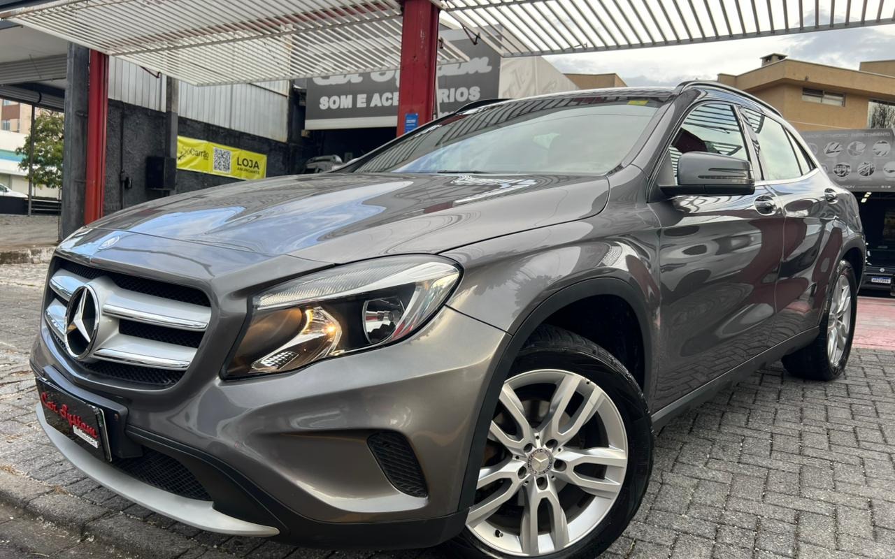 Mercedes-Benz GLA 200 2016 Cinza — foto 1 de 3