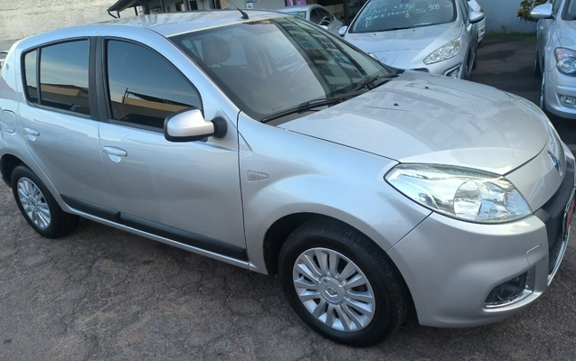 imagem-https://www.socarrao.com.br/sc-vehicle-images-prod/988556/1775598661887-SU1HXzIwMjYwNDA2XzE3NDIyMS5qcGc.jpg